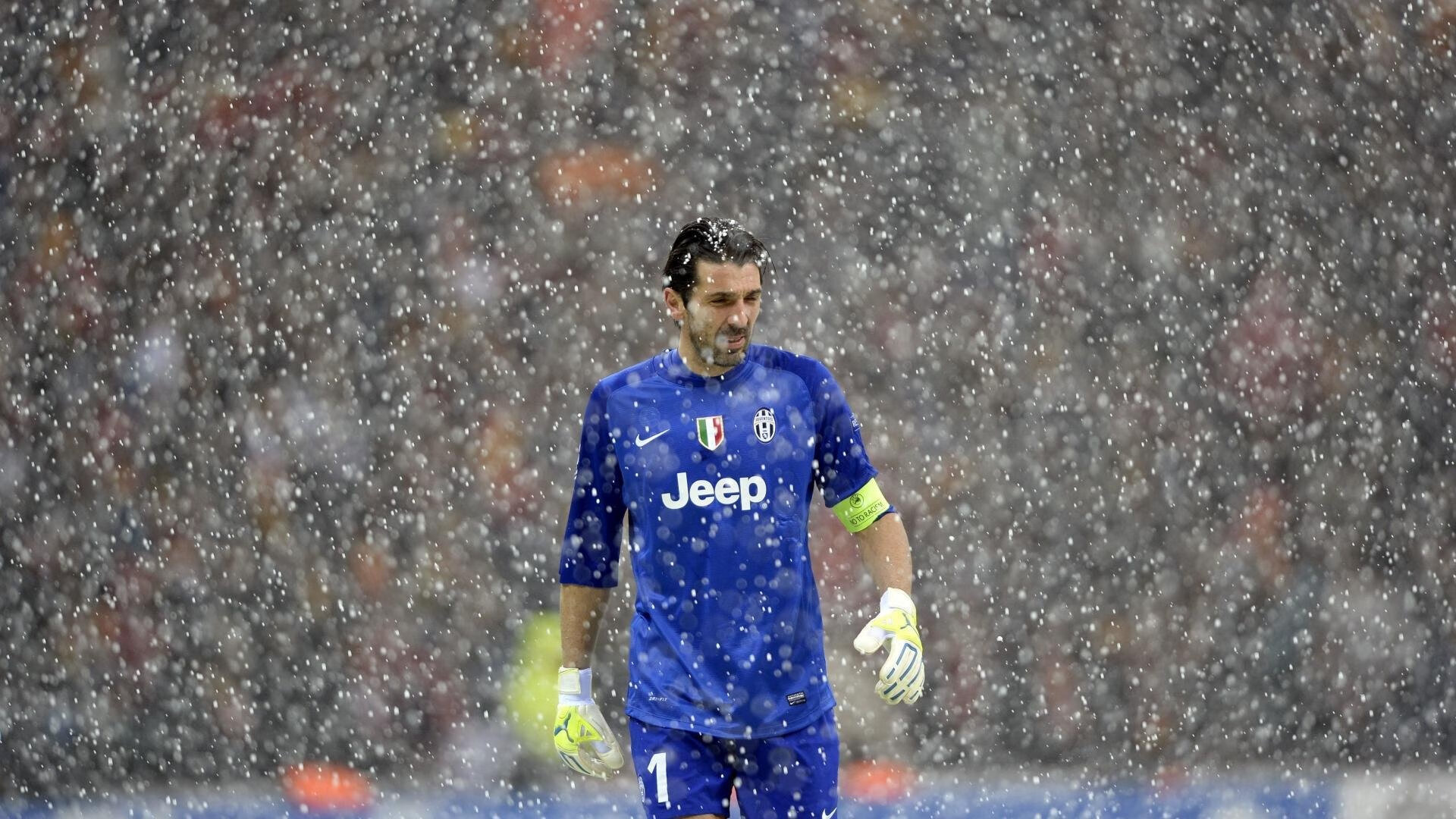 “意甲盘点：精彩比赛不断，冠军悬念持续升温”，意甲经典比赛如c77 tv