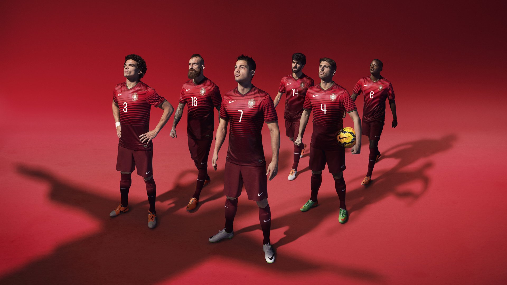 拜仁连续庆祝，锁定联赛冠军希望，拜仁连续夺冠